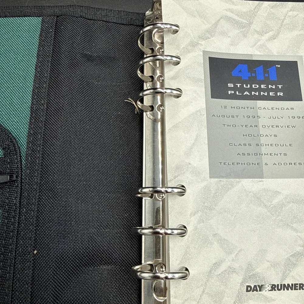 Vintage‎ Day Runner Organizer Planner 411 ~ 6 Ring Snap Closure 7.5x 5.25